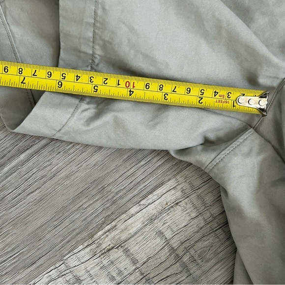 Levi Strauss Women's Gray Casual Shorts with Drawstring Sz 28 - Picture 3 of 12